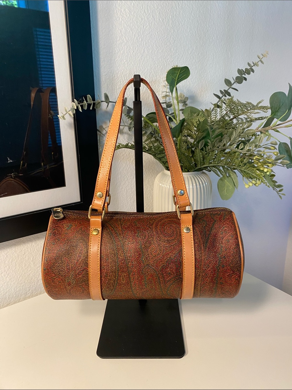 Vintage 1996 ETRO Milano Red Paisley Barrel 26 Bag - Picture 4 of 11